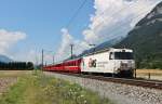 Am 26.Juli 2013 war Ge4/4 III Lok 643 der RhB mit einem Schnellzug aus Richtung Reichenau-Tamins zwischen Domat/Ems und Felsberg auf dem Weg nach Chur.