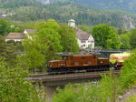 Mit einem Zisternenwagen fährt das  Krokodil  Ge 6/6 I 414 als Löschzug im Blockabstand hinter dem Muttertagsdampfzug her.
Reichenau-Tamins, 08. Mai 2016