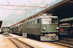 Die Ge 6/6 II 706 mit einem Schnellzug nach St. Moritz ist gerade in Chur abgefahren. Im Hintergrund wartet die Ge 4/4 I 601 mit einem Regionalzug Richtung Albula. 
20. August 1984
