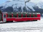 RhB - Personenwagen 2 Kl. Bps 2512 in St. Moritz am 16.02.2014