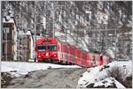 R1929 mit Steuerwagen 1721 und Ge 4/4 II 630  Trun  nach Pontresina in Bever.