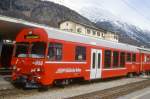 RhB - BDt 1753 am 15.03.2000 in Samedan - 2.Klasse Niederflur-Steuerwagen mit Gepckabteil fr Ge 4/4 I - Ge 4/4 III - Baujahr 1999 - St - Fahrzeuggewicht 20,00t - Sitzpltze 37 - Ladegewicht 1,00t - LP 18,50m - zulssige Geschwindigkeit 100 km/h - Logo RhB in deutsch
