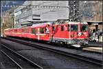 RE1342 aus St.Moritz mit Ge 4/4 II 632  Zizers  und geschlepptem Steuerwagen neuster Bauart trifft in Landquart ein.