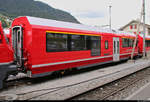 Blick auf AGZ-Steuerwagen At 57802 der Rhätischen Bahn (RhB), der im Bahnhof Landquart (CH) abgestellt ist.