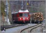 Be 4/4 511 Pendel als Regio Rhzns - Schiers fhrt in Reichenau-Tamins ein. (10.12.2007)