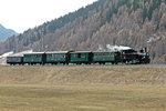 Auf Ihrer zweiten Jungfernfahrt als Oeler dampft die RhB G 3/4 11 Heidi mit ihrem Sonderzug mit den Helfern Lok 11 Club 1889 kurz nach Zernez vorüber.Bild vom 2.4.2016