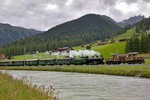 Zusammen mit der Vorspannelektrolokomotive Ge 6/6 I 415 fährt die Dampflokomotive G 4/5 107  Albula  mit dem Davoserrundfahrt Sonderzug in Davos-Glaris vorüber.Bild vom 6.8.2016