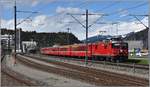 RE1728 aus Disentis mit Ge 4/4 II 613  Domat/Ems  bei Ems Werk.