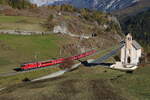 RhB Ge 4/4 II 614  Schiers  am 24. Oktober 2021 bei Ardez im Engadin.