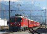 RE 1257 nach Scuol-Tarasp mit Ge 4/4 II 626  Malans  an der Spitze fhrt in Landquart ein.