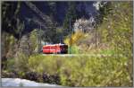 RE1241 mit Ge 4/4 II 626  Malans  in der Rheinschlucht bei Trin.