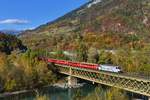 Ge 4/4 III 650 mit einem Regio am 29.10.2016 bei Reichenau.