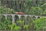 Löschzug 9135 mit Ge 6/6 II 701  Raetia  und Wasserwagen WN9862 auf dem Schmittentobelviadukt bei Filisur.