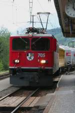 Gterzug mit Ge 6/6 II 705  Pontresina/Puntraschigna  am 1.