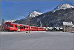 RE1133 aus Tiefencastel mit Ge 4/4 II 616  Filisur  und Steuerwagen 1753 kommt aus dem Val Bever ins Engadin und trifft in Kürze in Bever ein.