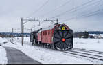 Überfuhr der Gotthardbahn  Rotary  Xrot 100 mit dem  Habersack  Eb 3/5 5819 vom Depot Arth-Goldau in den Bahnpark Brugg am 17.