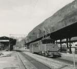 Pendelzug der SBB-Brüniglinie Interlaken Ost - Ringgenberg in Interlaken an einem Spätherbsttag 1963.