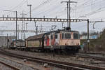 Werbe Lok 420 262-8 durchfährt den Bahnhof Pratteln. Die Aufnahme stammt vom 04.02.2021.