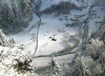 Schilthornbahn, spektakulärer Blick in die Tiefe: eine Kabine bei der Talfahrt von Gimmelwald in Richtung Stechelberg ins Lauterbrunnental.