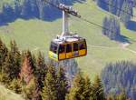 Seilbahn Jakobsbad-Kronberg. Im Herzen des Appenzellerlandes erhebt sich der Kronberg aus der Hochebene von Gonten. Wer von der Talstation (Jakobsbad) mit der Seilbahn hoch in die Luft geht (1663 m.ü.M.), wird bei guter Fernsicht mit einem faszinierenden Ausblick bis ins Berner Oberland und zum Bodensee Dreiländereck belohnt - 03.06.2015