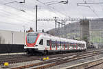 RABe 522 211, auf der S3, fährt zum Bahnhof Sissach.