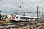 RABe 522 210, auf der S1, verlässt den Bahnhof Pratteln.