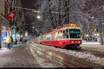 Am Abend des 16.01.2021 sind die vier Triebwagen der Forchbahn Be 4/4 56 + 57 + 55 + 58 unterwegs auf der S18 von Zürich Stadelhofen nach Esslingen und konnten hier am Abfahrtsort aufgenommen