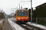 Be 556 524 nhert sich am 18.1.09 mit dem B 222 und dem Be 556 523 der Station Binz.