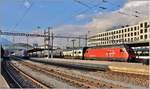 RE4870 nach Wil mit 511 038, RE5068 nach Zürich HB mit ZVV 511 035 und IC568 nach Basel SBB mit Re 460 026-8 in Chur.