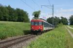 Am 9.6.10 fhrt der RBe 540 062-7 als S 33 Winterthur-Schaffhausen von Marthalen Richtung Dachsen.