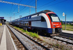 RABe 514 035-5 steht als S8 18834 (Pfäffikon SZ	- Thalwil - Zürich HB - Winterthur - Weinfelden), abfahrtbereit im Bahnhof Pfäffikon SZ.
Aufgenommen am 19.7.2016.