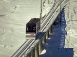 Standseilbahn Mürren-Allmendhubel (SMA). Zwei neue Panoramawagen aus dem Jahre 1999 führen von Mürren (1'650 m.ü.M.) hinauf zum Allmendhubel auf 1'907 m.ü.M. Aufgenommen in Mürren am 18.01.2013