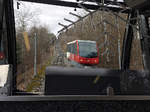 Biel-Magglingen-Bahn (2000 mit Biel-Leubringen-Bahn fusioniert zu FUNIC) während der Fahrt kurz vor Kreuzung mit dem zweiten Wagen bei der Mittelausweiche, 25. Dez. 2016, 13:49 