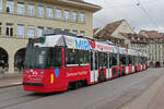 Be 4/6 Vevey Tram 737 mit einer Werbung für eine Miro Ausstellung im Paul Klee Museum, auf der Linie 7, fährt am 17.04.2023 zur Haltestelle Zytglogge.