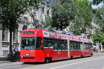 Be 4/6 Vevey Tram 741, auf der Linie 3, fährt am 20.07.2023 durch die Bundesgasse.