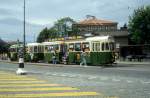 Bern SVB Tram 5 (Be 4/4 628 + B 338) Helvetiaplatz am 7. Juli 1990.
