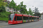 Be 6/8 Combino 654, mit einer Bauhaus Werbung, fährt zur Kornhausbrücke. Die Aufnahme stammt vom 09.05.2016.