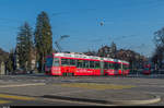 Vevey-Tram Be 4/8 735 mit Werbung für eine Sonderausstellung im Bernischen Historischen Museum am 4.