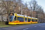 Be 6/10 Tango 174, auf der Linie 10, fährt zur Haltestelle am Bahnhof SBB.