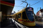 In der Wendeschleife -

Ein BLT-Tango-Tram in der Wendeschleife der Linie 11 in Aesch.

07.03.2019 (M)