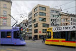 Begegnungsverkehr am Barfüsserplatz -    Tangotrams in der Basler Innenstadt.