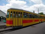 Bald nicht mehr anzutreffen sind die B4 Anhnger auf der Linie 17. AW 1302 an der Haltestelle in Bottmingen. Aufnahme: 04.06.2011.
