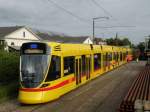 Nach dem Kuppeln braucht es nur noch etwa zwei bis drei Minuten und der Tango steht zum ersten mal auf dem Gleis des Depots Dreispitz. Kurz darauf wird er zum Depot Hslimatt gefahren. Die Aufnahme stammt vom 20.07.2012.