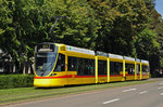 Be 6/10 Tango 153, auf der Linie 10, fährt zur Haltestelle am Bahnhof SBB.