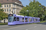 Be 6/10 Tango 151, mit einer Werbung für die Bank Valiant, fährt zur Haltestelle am Bahnhof SBB. Die Aufnahme stammt vom 22.09.2016.