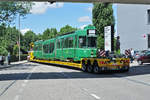 Am 03.07.2017 wird der Be 4/6S 664 in der Hauptwerkstatt auf einen Lastwagen verladen. Danach wird er auf der Strasse zu einem Verladeplatz gefahren wo er auf einen Eisenbahnwagen umgeladen wird. Danach tritt er zusammen mit sieben weiteren die lange Reise in seine neue Heimat Sofia an. Bald ist der Verladeplatz erreicht. Rückwärts geht eine Rampe hoch und dann zum Verladeplatz. 