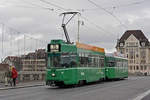 Be 4/4 479 zusammen mit dem B4S 1489, auf der Linie 15, überquert die Mittlere Rheinbrücke.