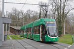 Be 6/8 Flexity 5036, auf der Linie 2, wartet in der Schlaufe beim Eglisee die nächste Abfahrtszeit ab. Die Aufnahme stammt vom 20.01.2018.