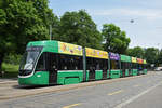 Be 6/8 Flexity 5003, fährt zur Zeit als Sprachentram auf der Linie 3. Hier bedient der Flexity die Haltestelle St. Alban Tor. Die Aufnahme stammt vom 26.05.2018.