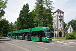 Be 6/8 Flexity 5023, auf der Linie 3, fährt zur Haltestelle St.